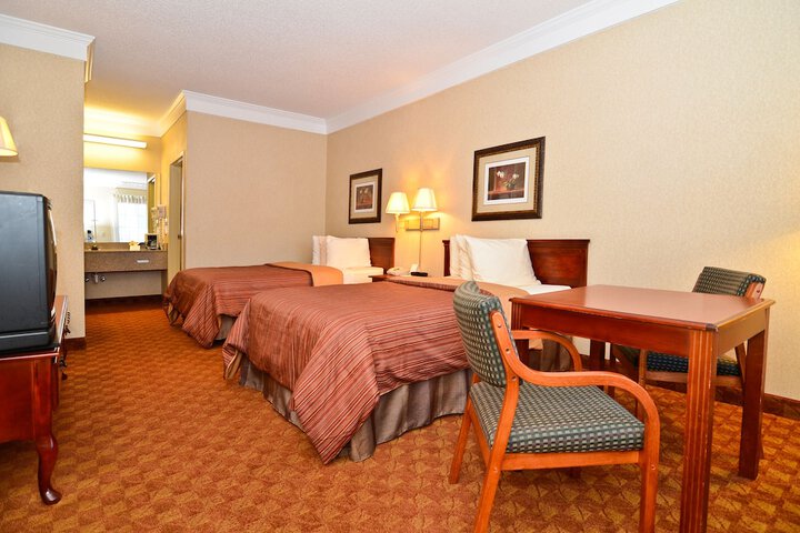 Peach State Inn & Suites