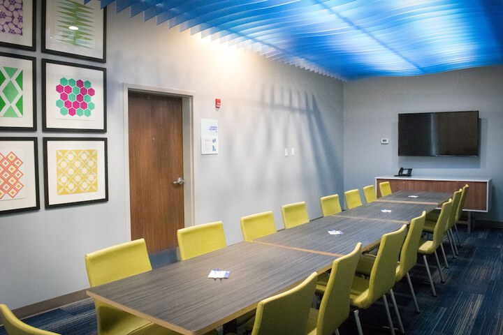 Holiday Inn Express and Suites West Memphis by IHG