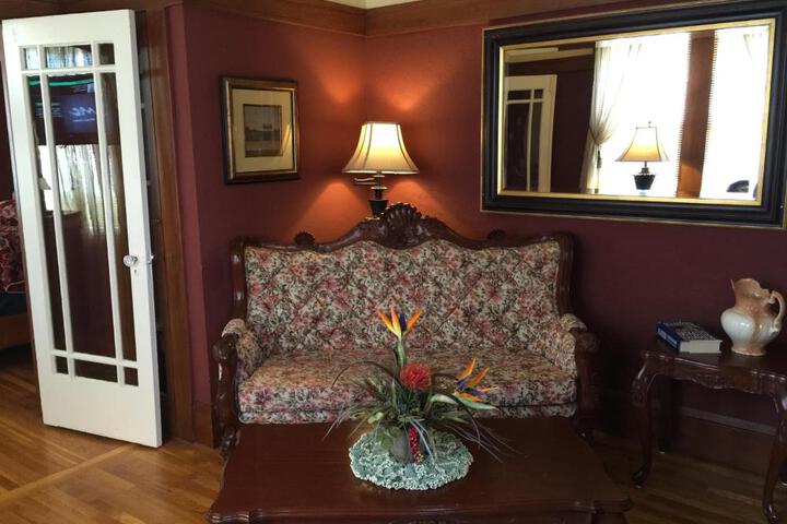 Shorelight Inn