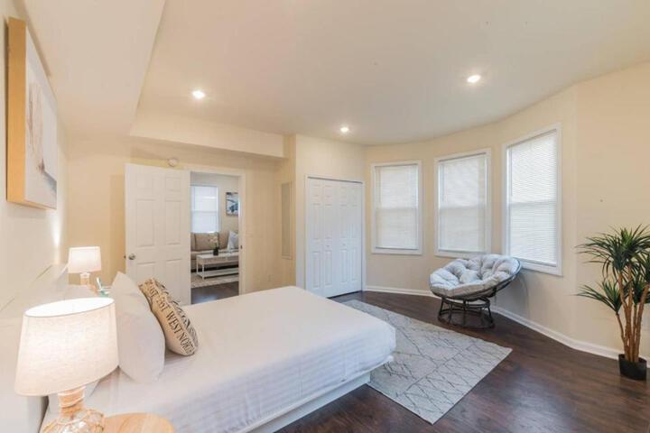 2 Blocks from Beach-Sleeps 16