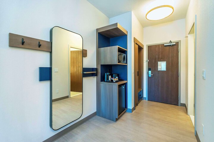 Room 47 of 73