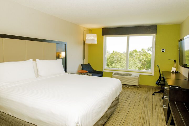 Room 8 of 46