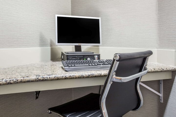 Business Center 29 of 29