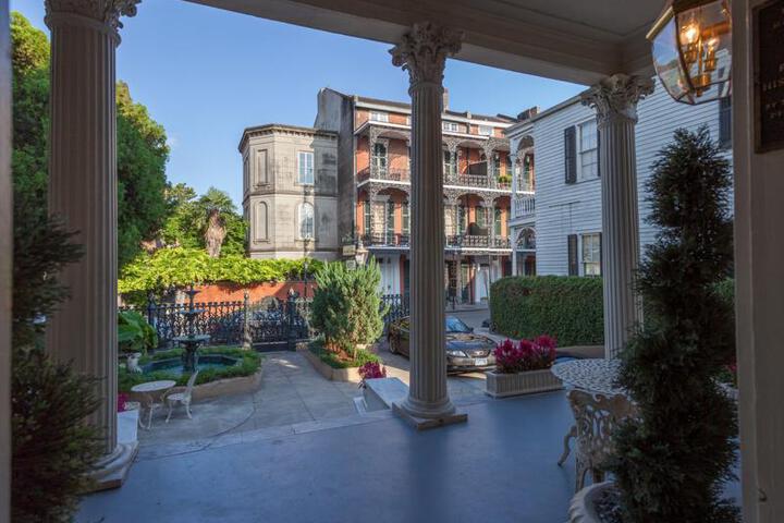 THE CORNSTALK HOTEL