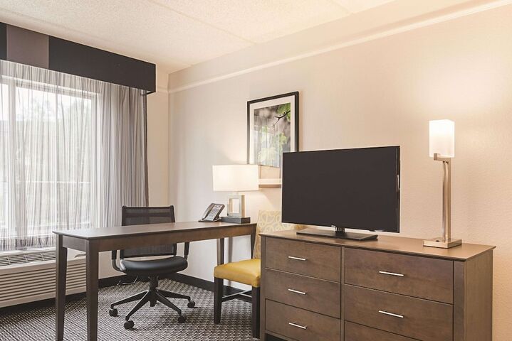 Room 16 of 39