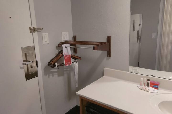 Room 22 of 39