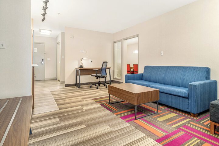 Room 158 of 348