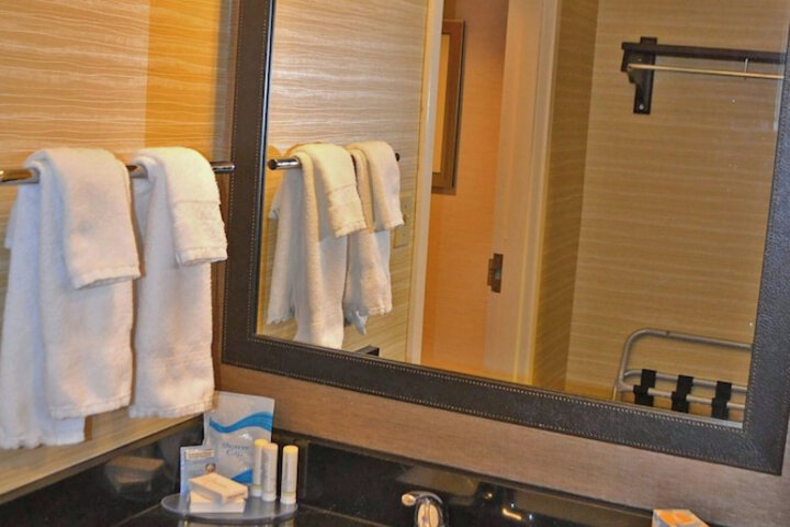 Room 30 of 39