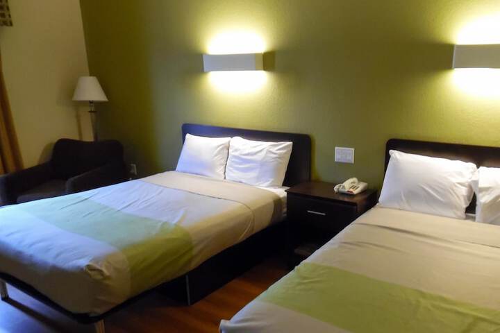 Room 21 of 34