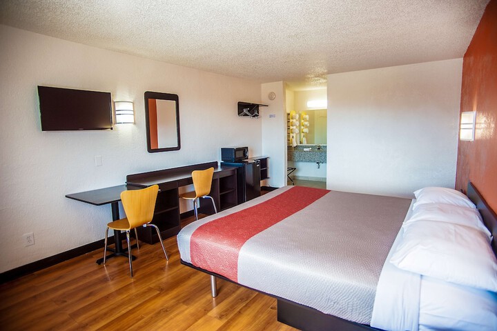 Room 14 of 19