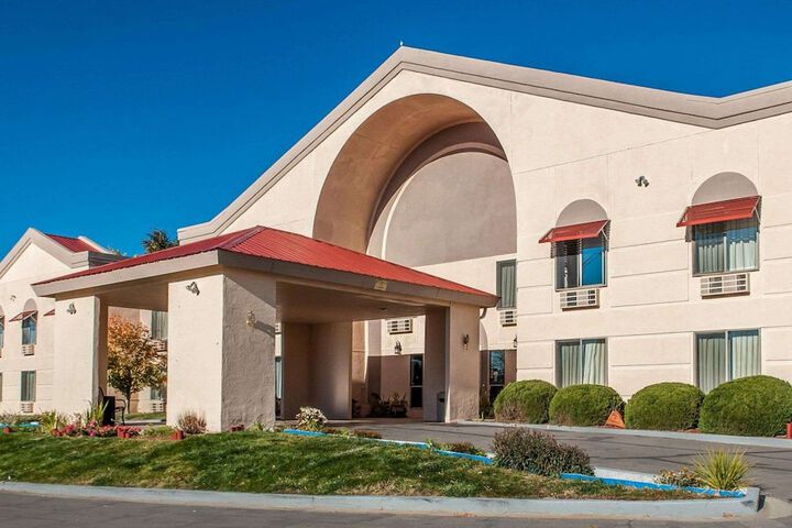 Hotel 4 of 57