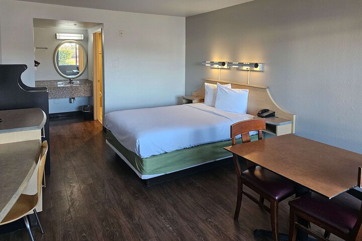 Room 26 of 29