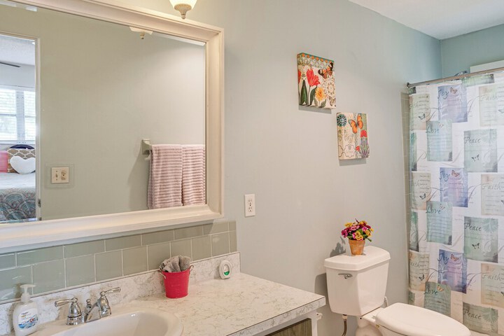 Englewood Home on Canal: Boat to Lemon Bay!