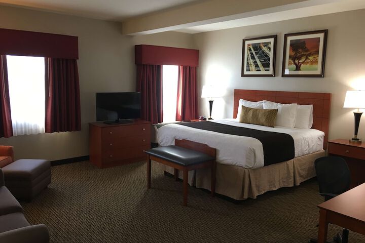 Room 6 of 25