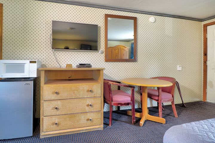 Room 11 of 40