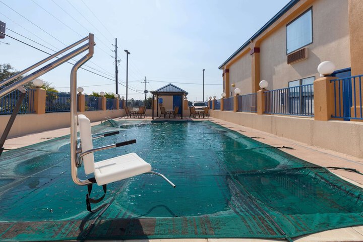 Pool 4 of 38
