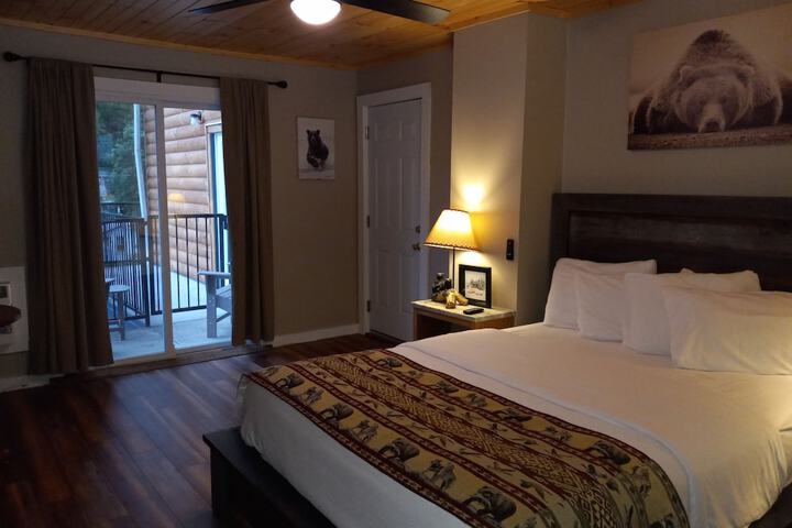 The Carter Lodge on the River