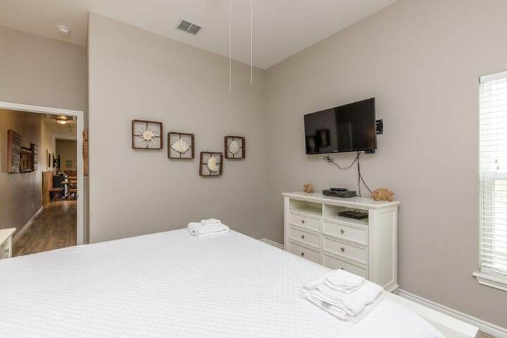 Room 13 of 25