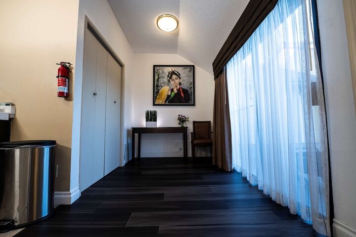 Room 14 of 26