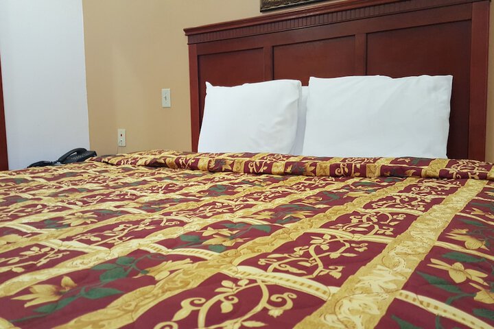 Room 9 of 33