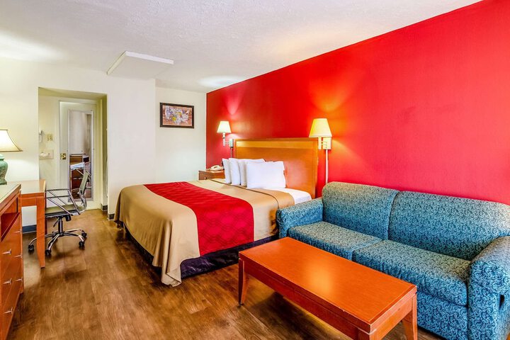 Room 10 of 22