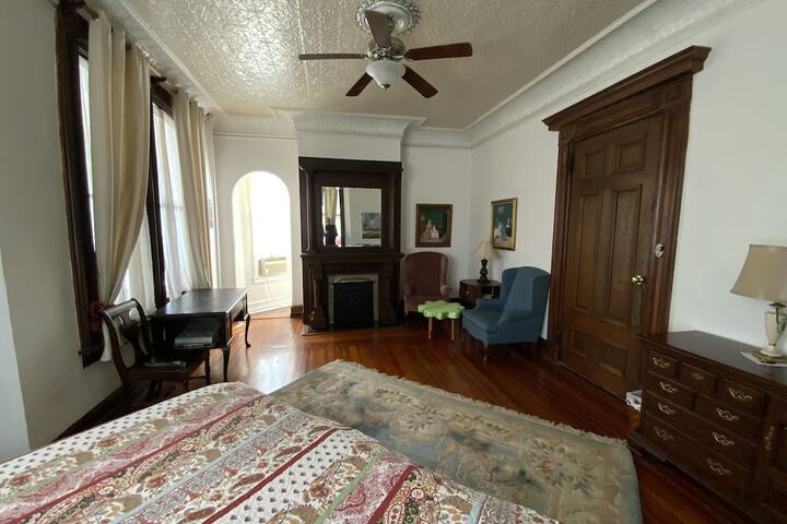 Room 17 of 26