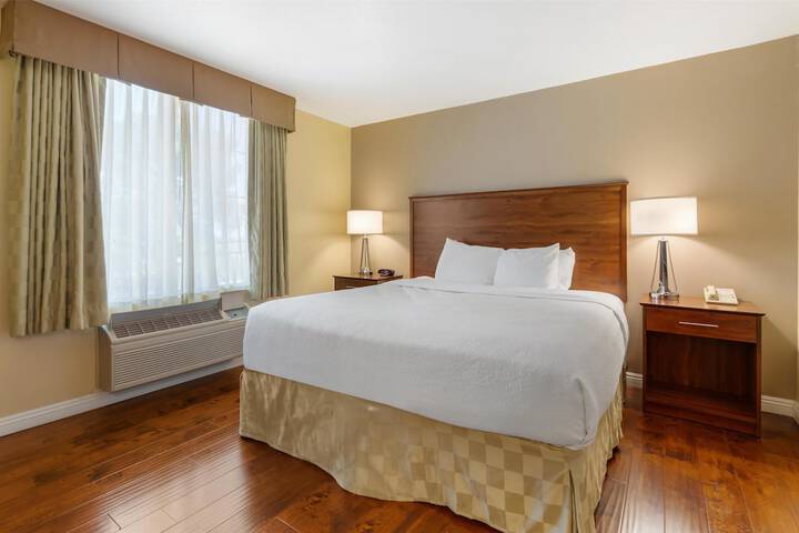 Best Western Plus John Jay Inn & Suites