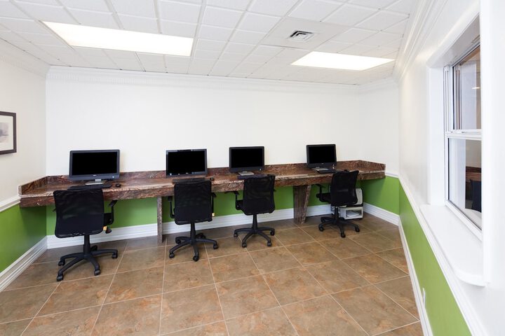 Business Center 29 of 35