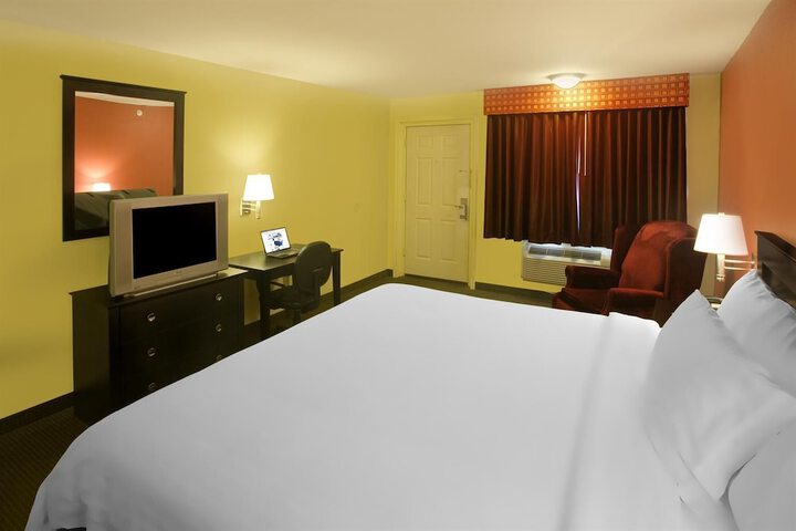 Room 5 of 14