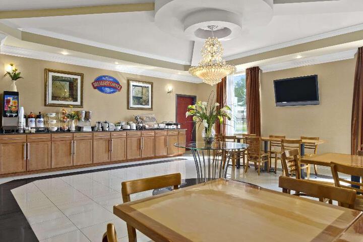 Sleep Inn & Suites