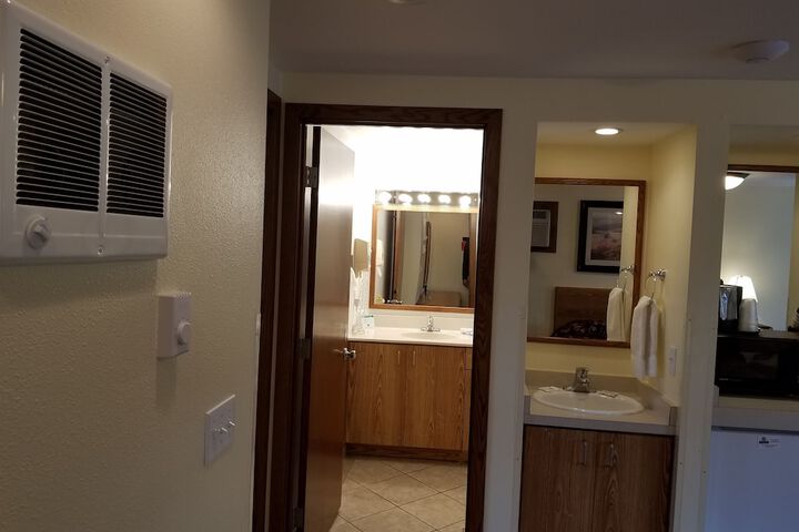 Room 44 of 120