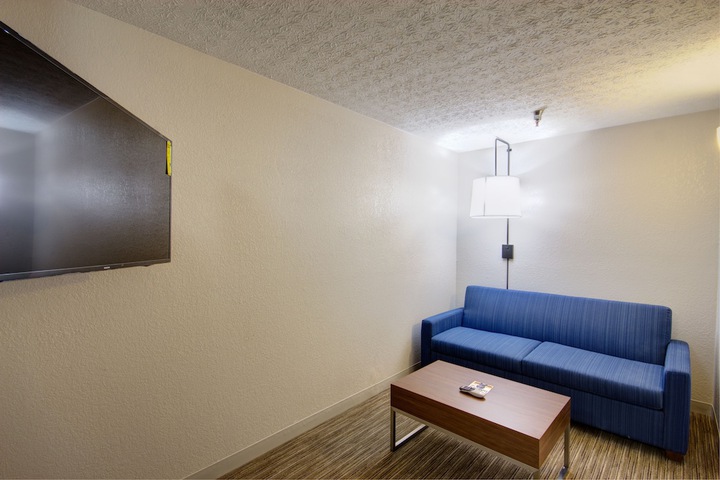 Room 15 of 28