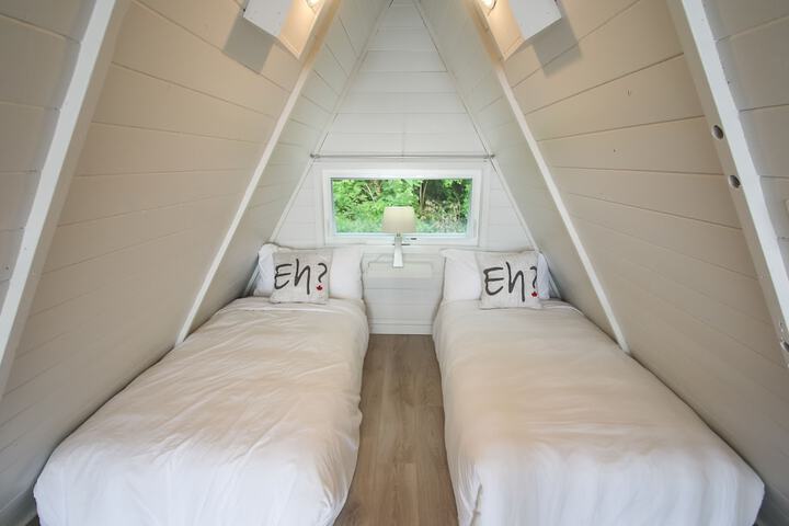 Room 32 of 51