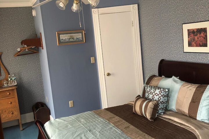 Reynolds House Inn & Motel