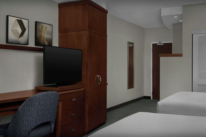 Courtyard by Marriott Greensboro Airport