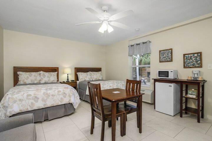 Room 43 of 119