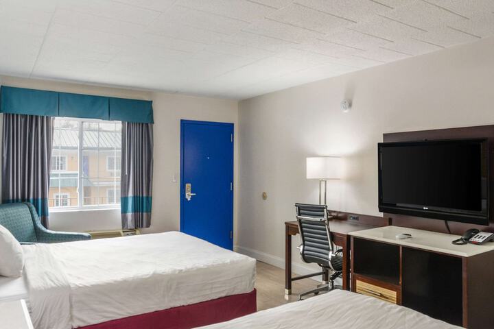 Room 30 of 32