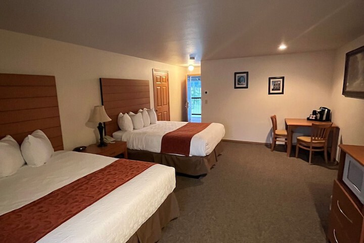 Seasons Motel