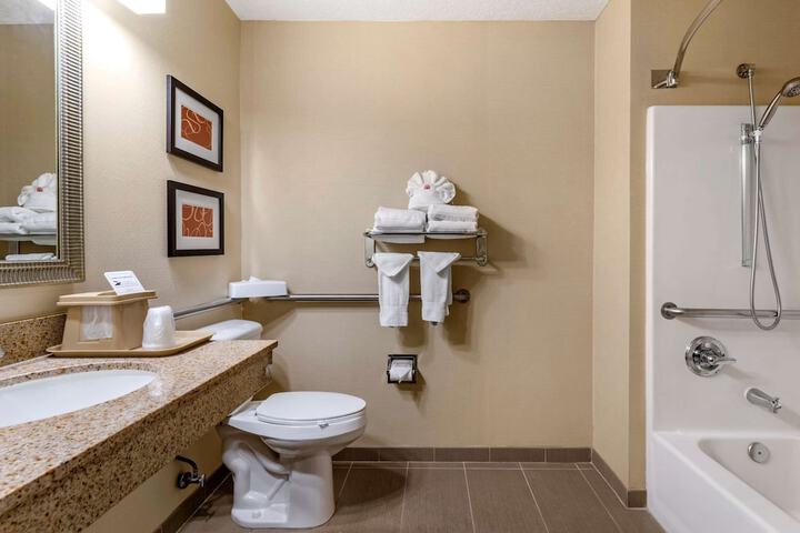 Comfort Suites Linn County