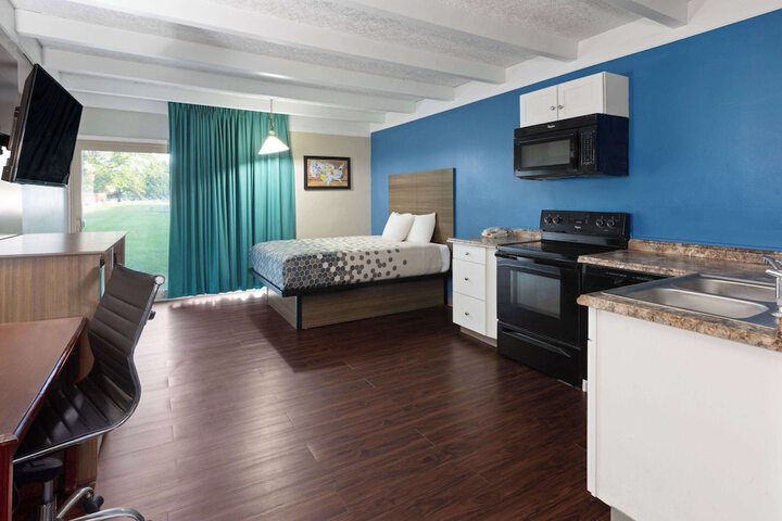 Room 33 of 44