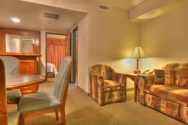 Room 10 of 33