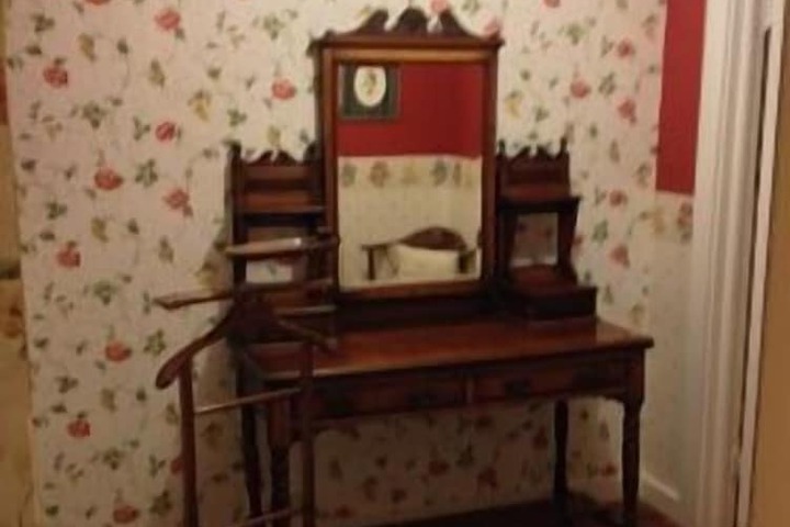 Room 34 of 51