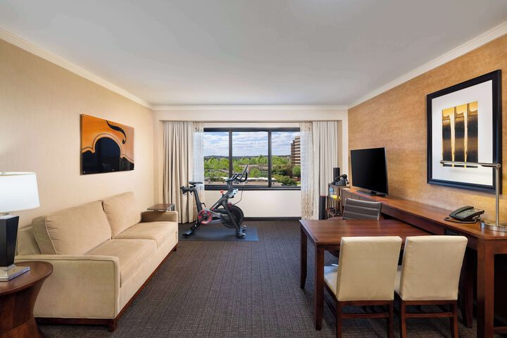Room 32 of 103