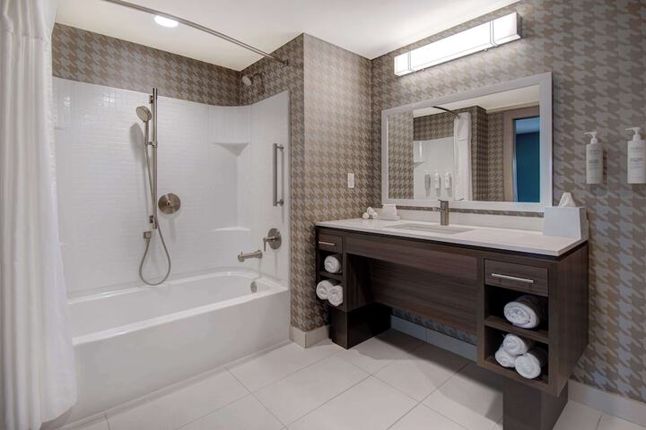 Room 32 of 53