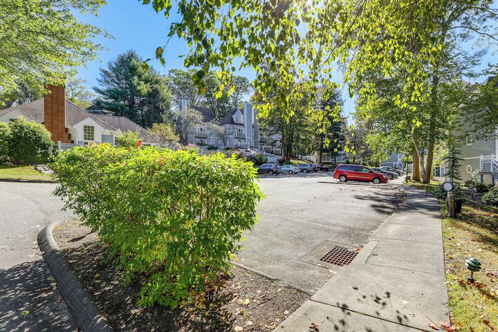 Norwich Vacation Rental w / Golf Course Views!