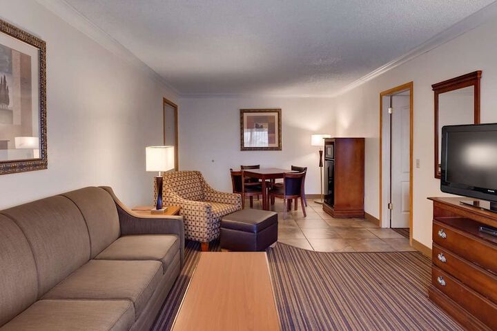 Room 17 of 37