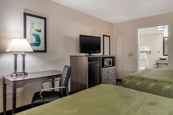 Room 7 of 25