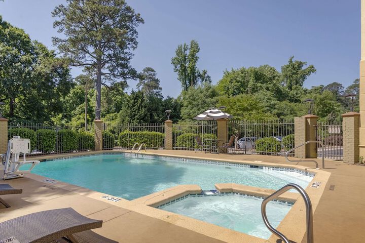 Pool 8 of 24