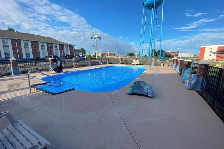 Pool 3 of 34
