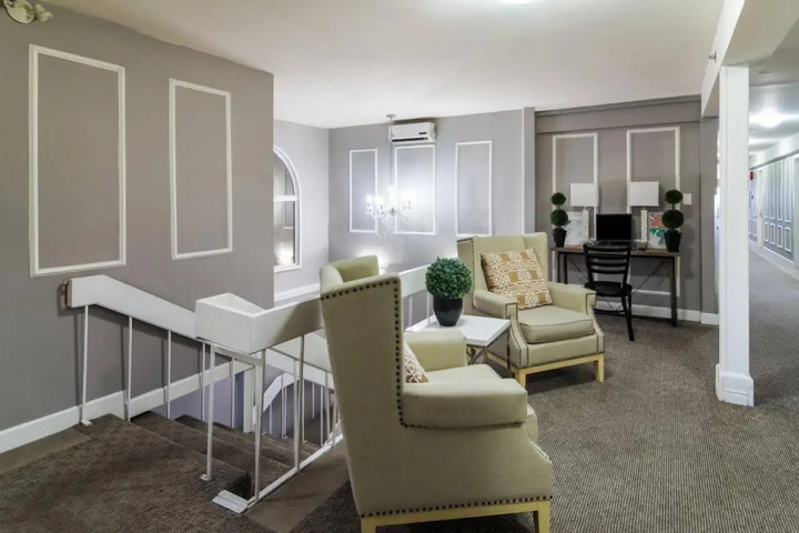 RED LION INN & SUITES ABBOTSFORD